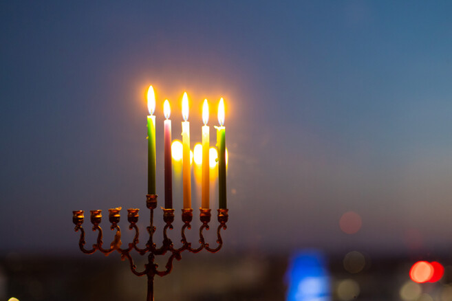 Pop-Up Chanukah: Outdoor Menorah Lighting | Jewish Center Of The Hamptons